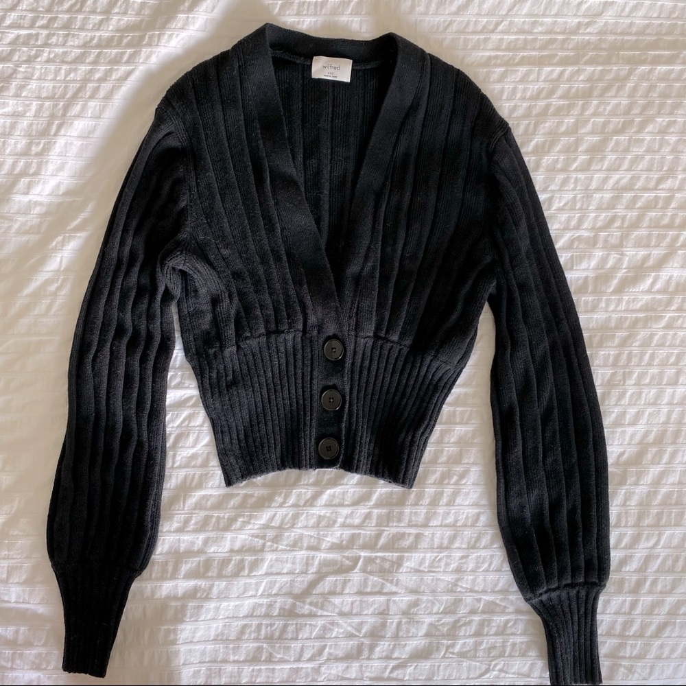 Aritzia Wilfred plunge front cardigan